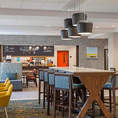 Hampton Inn Midland, On Buitenkant foto