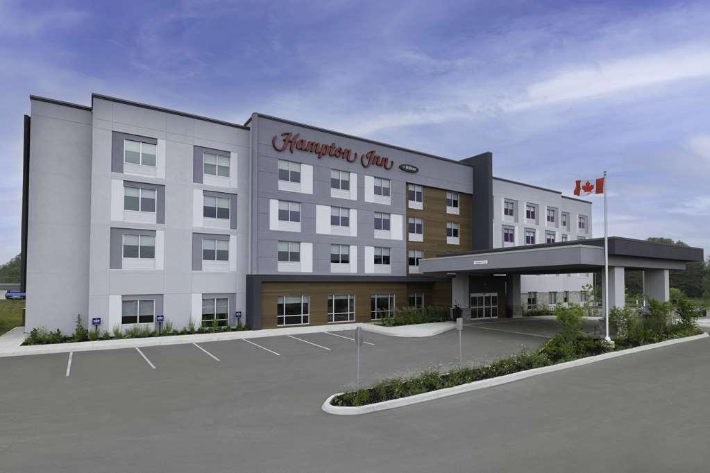 Hampton Inn Midland, On Buitenkant foto