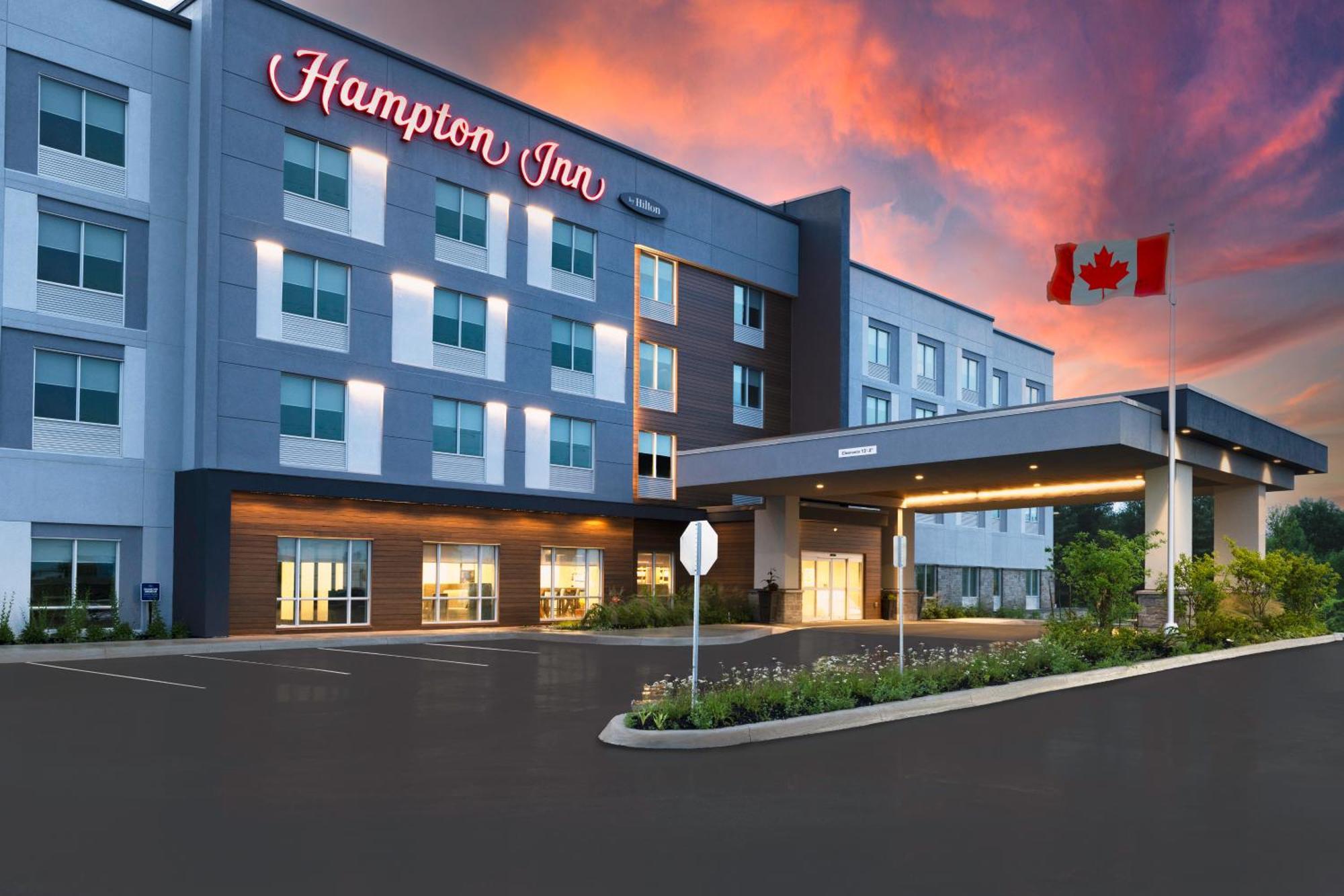 Hampton Inn Midland, On Buitenkant foto